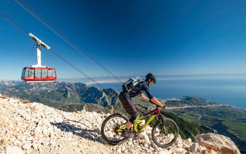 Antalya Kemer gökyüzünden denize dağ bisikleti hazırlığı!