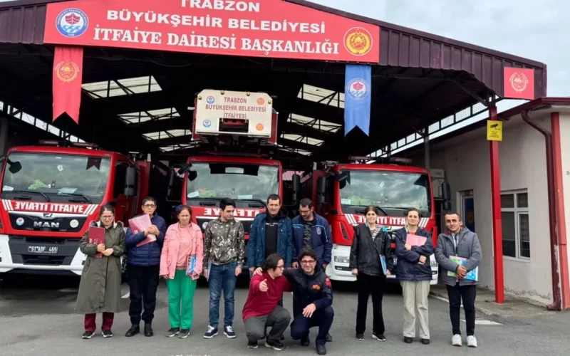 Trabzon Büyükşehir’den özel gereksinimli öğrencilere itfaiye eğitimi